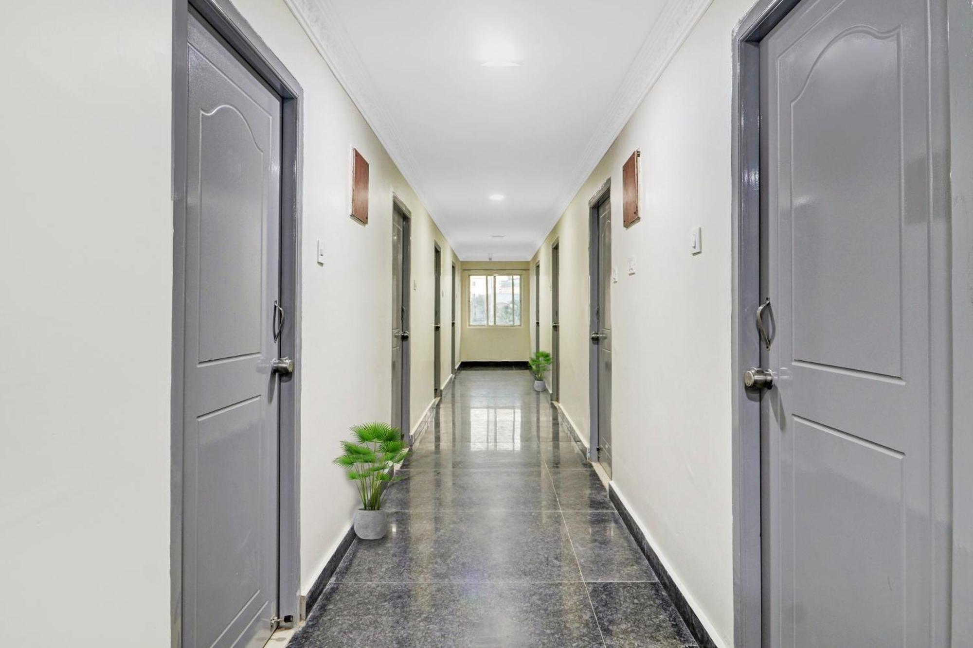 Super Collection O Sahasra Nearkondapur Hotel Hyderabad Exterior photo