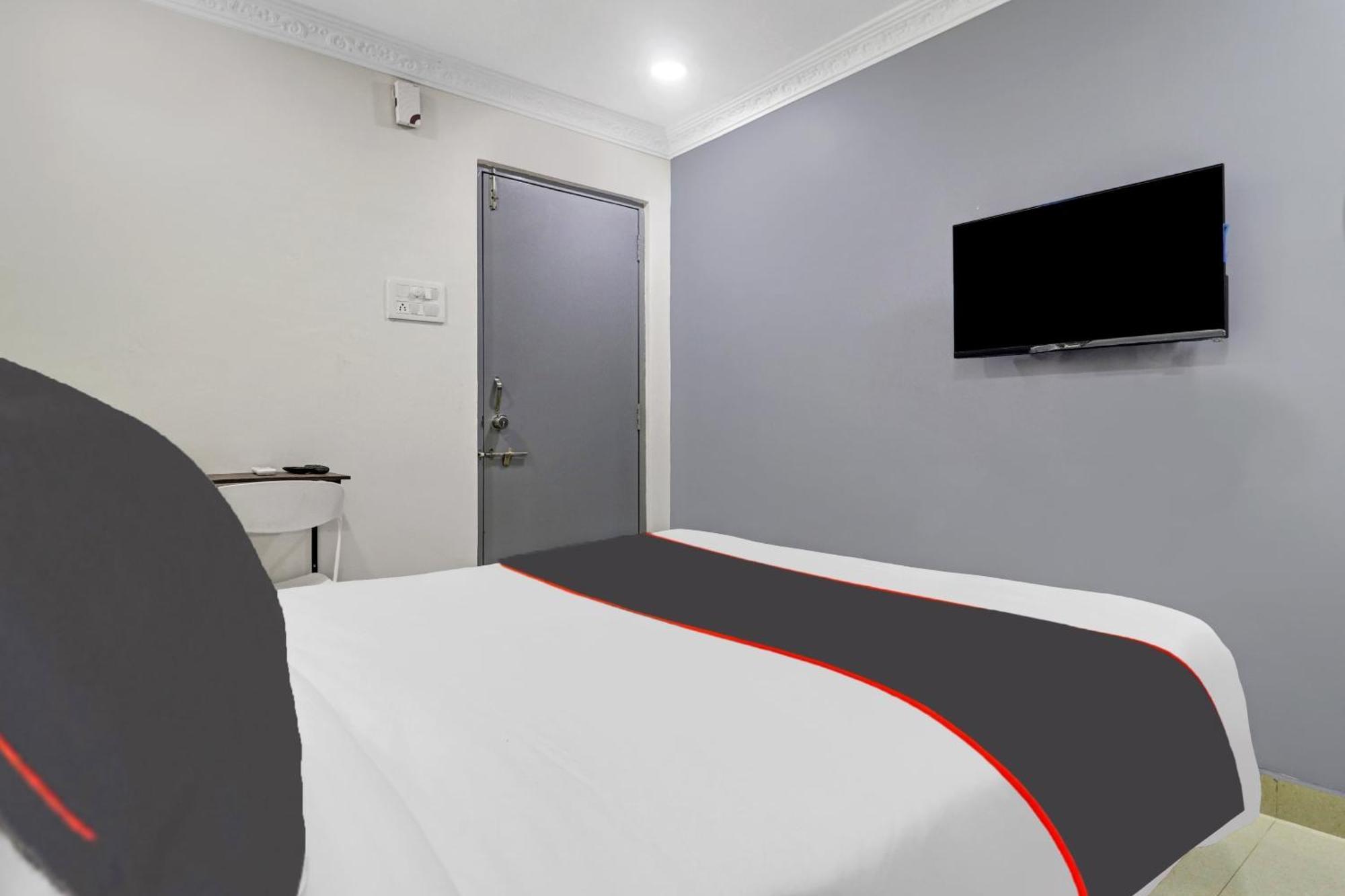 Super Collection O Sahasra Nearkondapur Hotel Hyderabad Exterior photo